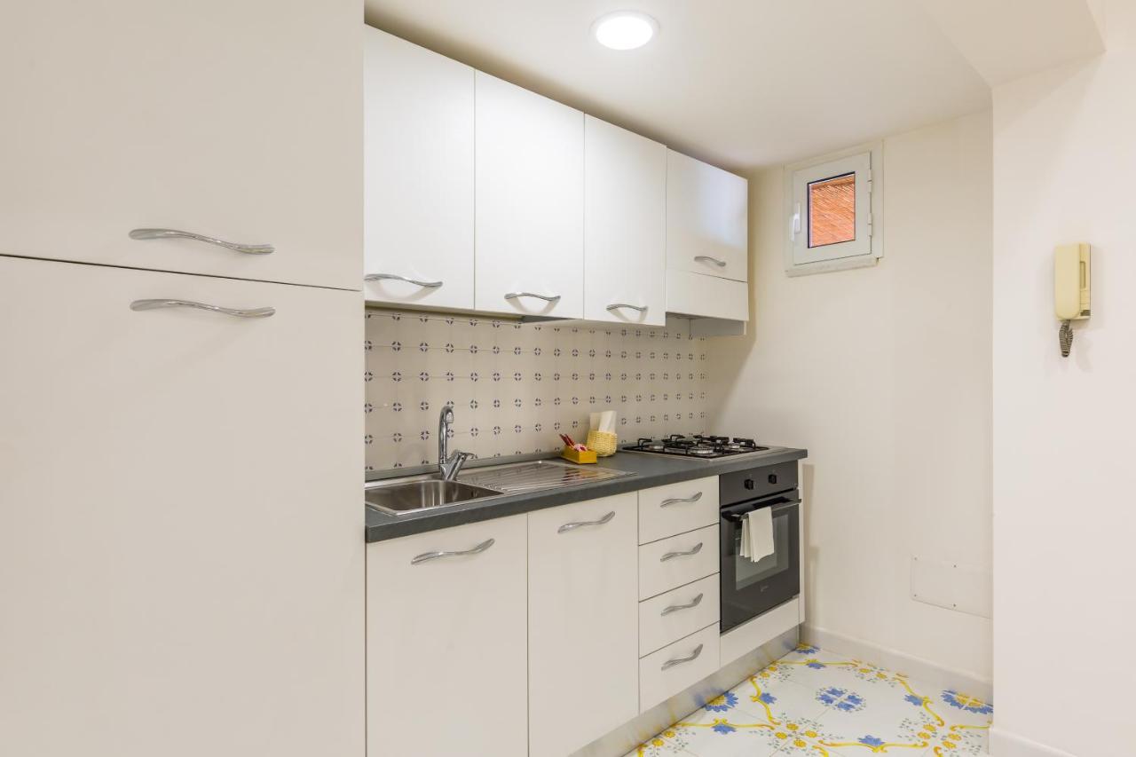Jude'S Roof At Chiaia Apartment Наполи Екстериор снимка